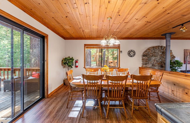 Whiskey Springs by Avantstay Classic Cabin Near Tahoe Donner Ski Area - Foto 4