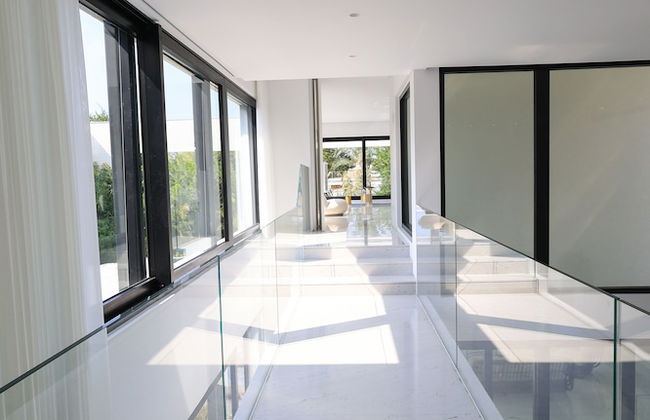 Luxurious Coastal Villa w Pool & Garden - Foto 75