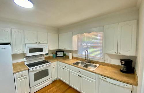 Pack your bags and leave tonight! - Foto 11