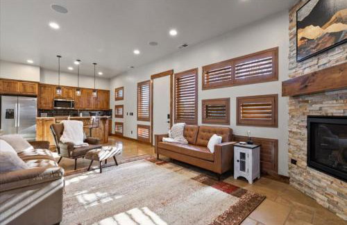 Reno Basecamp 2 King Suites, Walk to Food and Fun - Foto 4