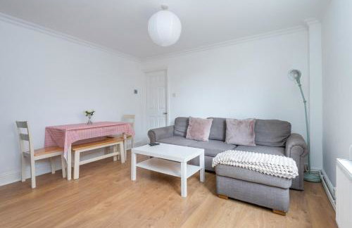 Charming 1BDR Haven with Private Courtyard - Foto 12