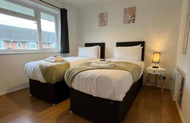 St Denys 2 bedroom flat, Convenient location next to station, Great for contractors - Foto 6