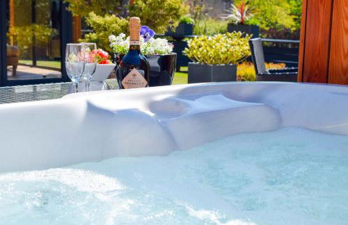 The Invergarry - Royal Deeside Luxury 5 star Couples Retreat with Hot Tub, Aboyne - Foto 2