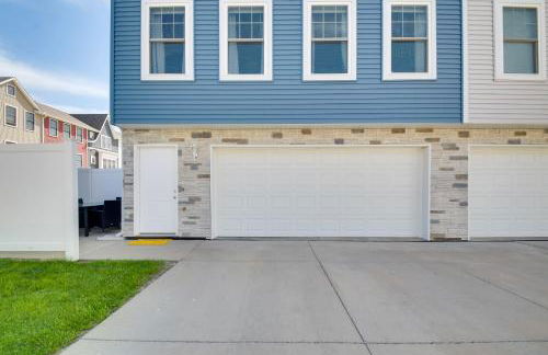 Near TBK Bank Sports Complex Quad Cities Townhome - Foto 24