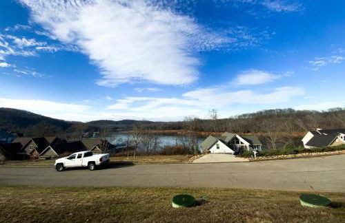 Spacious Lakeview Townhouse Sleeps 8 Deck Grill - Foto 34