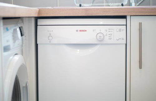 Stunning 2 bed Seaside Apartment With Sea Views - Foto 60