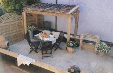 Beehive Cottage - Photo 44