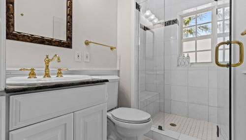 Beachfront Villa at Islamorada BY THE GLAMHOMES - Foto 4, Shower