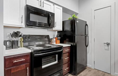 Cozy 2BR Getaway, King Bed, Free Parking - Foto 37