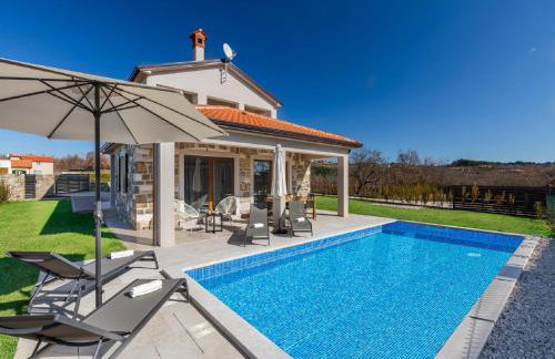 Villa in Motovun with Private Pool and Views - Foto 4
