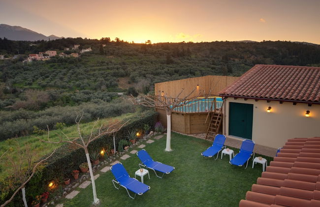 Traditional Ioannis Cottage...luxurious & Rustic With Ecological Heated Pool !!! - Foto 16