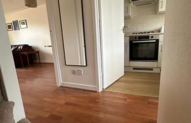 2-Bed Home with Parking, Near Airport, NEC & JLR - Foto 22