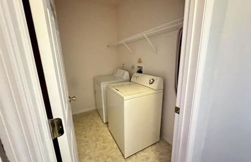 258 Sunset · Sunset Themed Retreat - Sleeps 10 - Foto 22