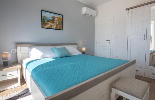 Villa Luisa Pucisca - 2 Häuser, 6 Schlafzimmer Insel Brac - Pool, Grill, Kamin, Tischtennis, Boccia - Foto 23