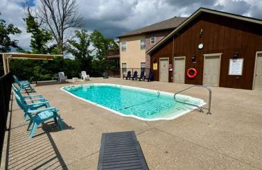 Lakefront Condo A-1 with Large Balcony - Foto 22