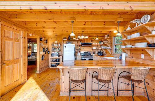 Secluded Luxury Cabin with Hot Tub on 40 Private Acres Near Moorefield, West Virginia - Foto 12