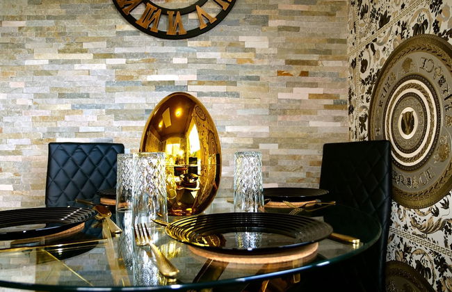 Ultra Deluxe Versace Apartment Near Sheffield - Photo 11