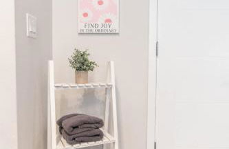 Walkable Apt Next to Restaurants, Bars, and Shops! - Foto 21