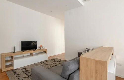 Like at Home - Close to Metro, Stadio San Siro, Duomo with private parking place - Foto 5