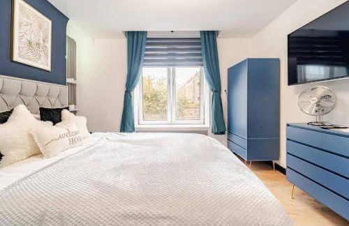 One Bed Room Apartment in Aberdeen City Centre Home Away From Home - Photo 2