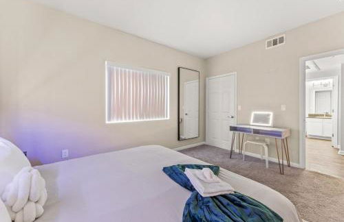 Luxury King Suite by the Lake - Entire Place - Foto 10