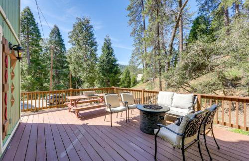 Remodeled Crestline Retreat Walk to Lake Gregory! - Foto 3