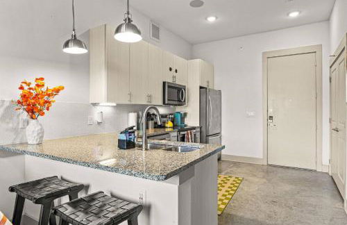 Studio by TCU, Stockyards & Zoo- Pool, Parking&Gym - Foto 7