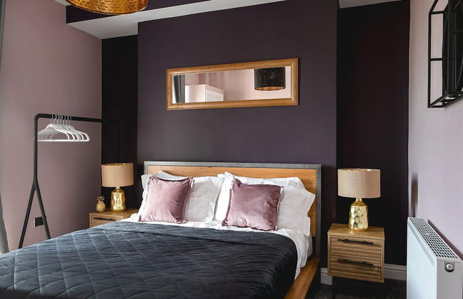 Designer Retreat 5 Location Balcony Parking - Photo 1