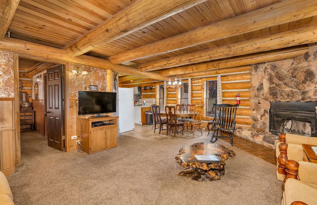 The Log Home Quintessential Log Cabin in Ynp! - Foto 22
