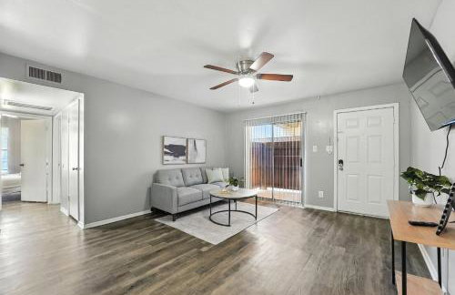 Budget-Friendly 2Bd Apartment I Free Parking - Photo 15