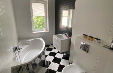 White House Izabelin Family SPA House near Warsaw - Foto 98