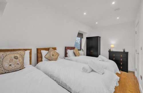 2 Bedroom Flat By Key Light Properties Short Lets & Serviced accommodation two minutes walk from Canada Water Station - Great for Contractors, Group and Family - Foto 49