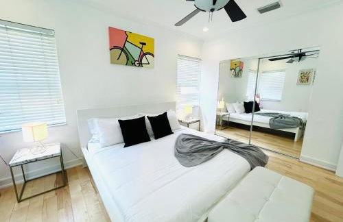 Heated Pool Tropical House with Summer Kitchen 3BR- Oasis in Miami! - Foto 24