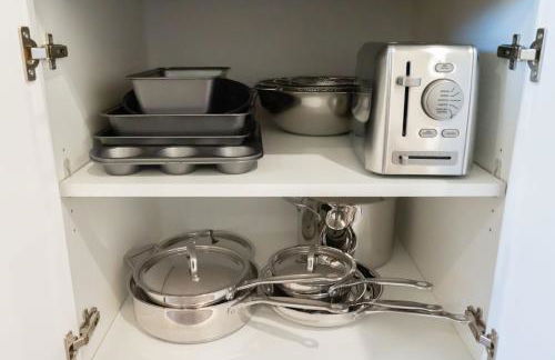 Downtown-Elevator-King Bed-Garage Parking-Laundry - Foto 34