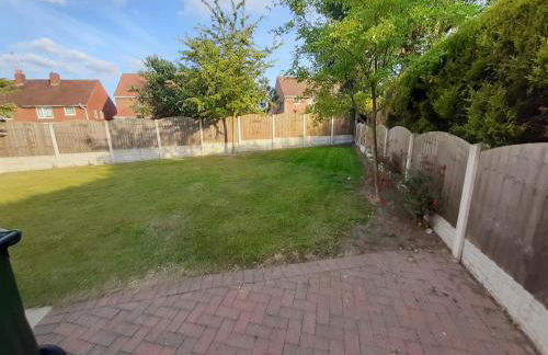 Spacious modern three Bedroom Bungalow ample parking - Foto 31