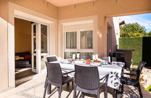 Villa Familiar c/Piscina + Wifi y Parking Gratis by Sunset Rentals (Bonmont) - Foto 49