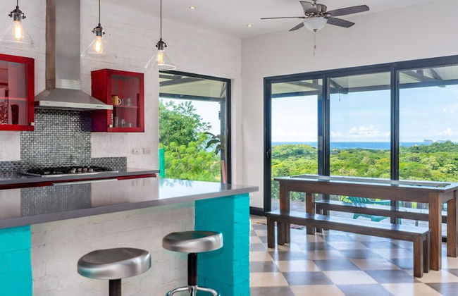 Nostalgic Retro Home on Luxurious Lot with a Private Infinity Pool and Ocean Views - Photo 7