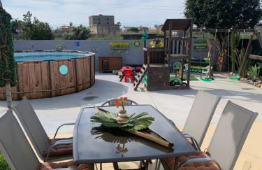 Casa Enric , con zona infantil, piscina y parking privado - Foto 1