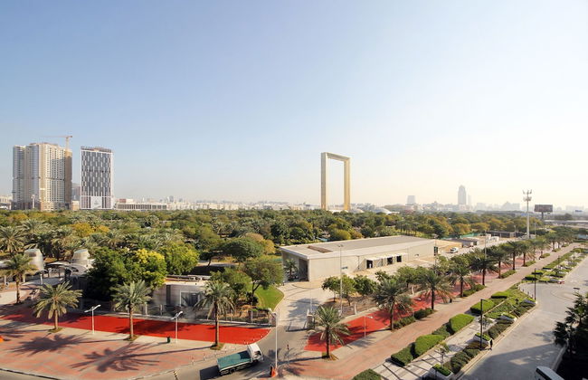 Luxury StayCation - Spacious Apartment Amidst Lush Green Parks - Photo 22