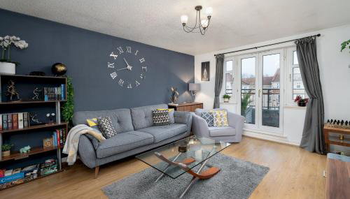 Stylish 2-Bed Flat with Balcony Near Haymarket - Pass the Keys - Foto 5, Other