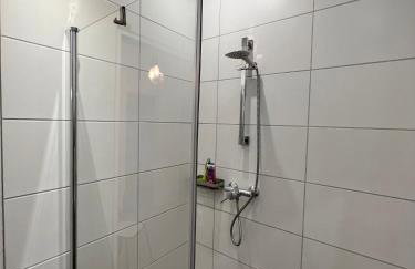 Große Terrassenwohnung mit Seeblick - Photo 28