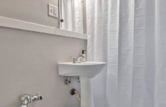 3rd Floor 2BD near DPAC, Duke, and Hospital - Foto 12