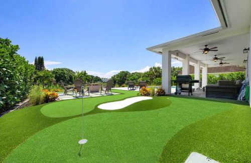 Mini Golf Course*Heated Saltwater Pool*Lakeview! - Foto 6