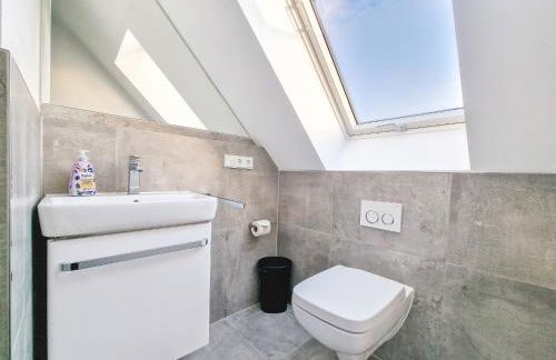 Tolstov Apartments - City Apartments with 1 or 2 Rooms - 15 Min to Messe DUS and Old Town DUS - Foto 29