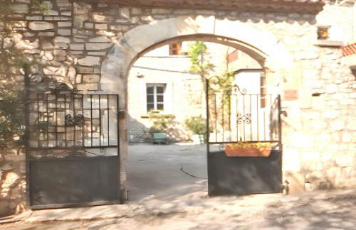 Maison accueillante à Orgnac-l'Aven avec piscine partagée - Foto 16