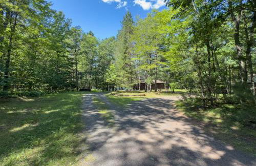 Pet-Friendly Lakefront Cabin by arc Vacation Rentals - Foto 34