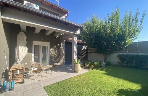 Villa ELi - Luxury Nature Getaway - Strategically located for Beach Exploration - Onsite Power for Electric Vehicle - Foto 14