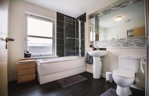 Inverurie Town Centre 97m2 Maisonette - Foto 8