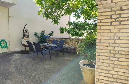 Lydia's house - Photo 4