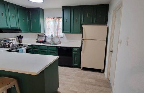 Casa Sunrise, Large Home, Minutes from Airport, YRMC, Mexico Borders - Foto 19